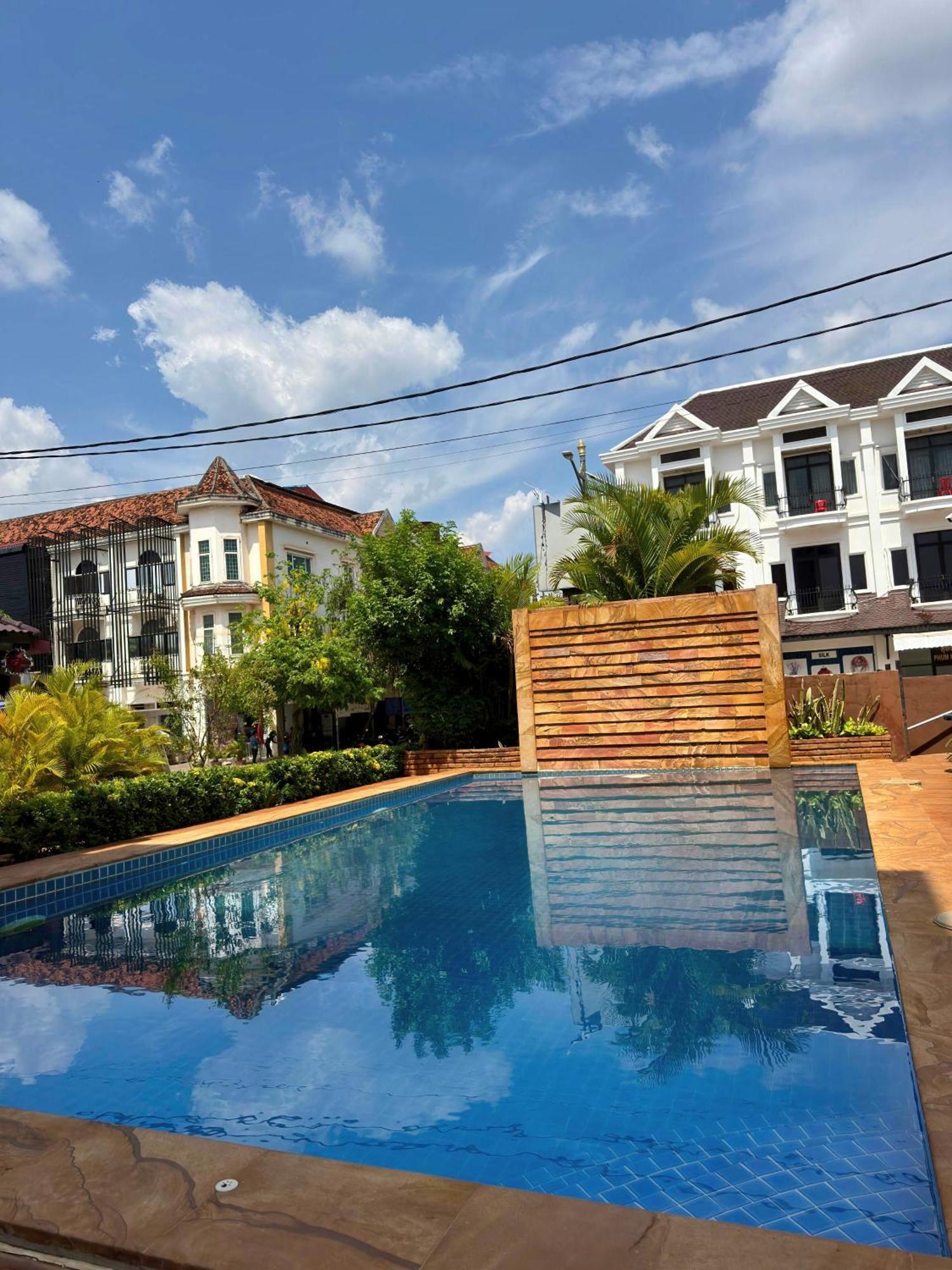Shining Angkor Boutique Hotel Siem Reap Bagian luar foto