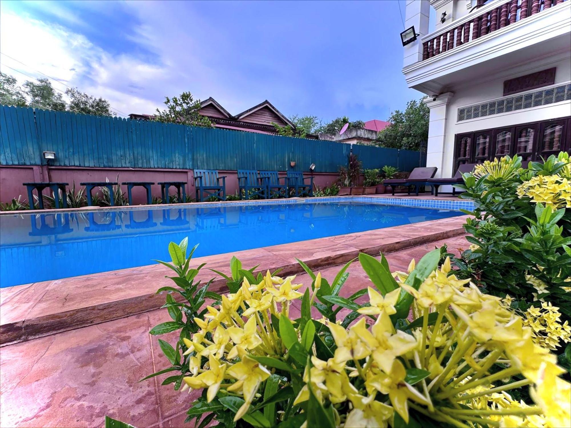 Shining Angkor Boutique Hotel Siem Reap Bagian luar foto